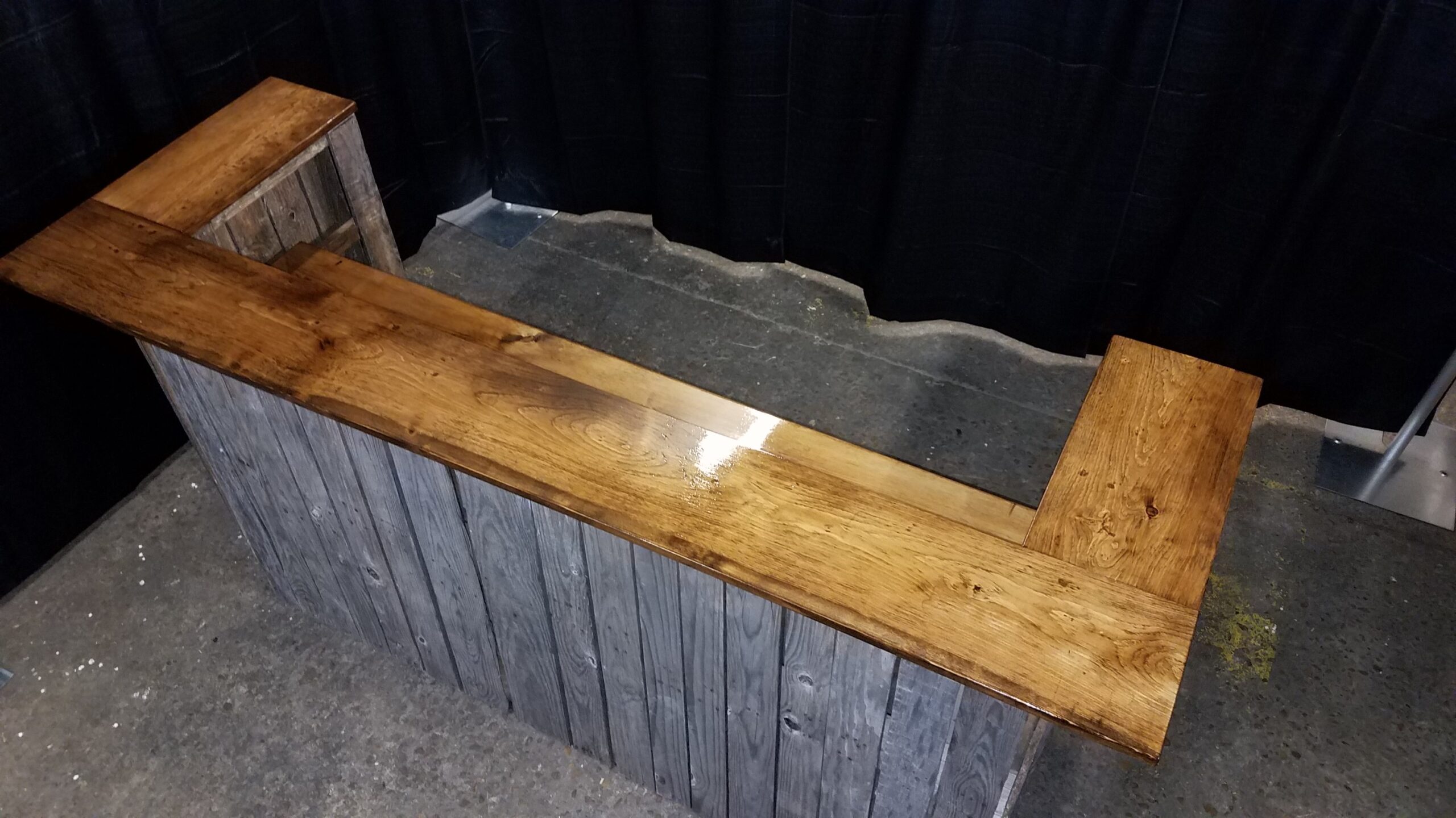 Classic Rentals - Wood Pallet Bar